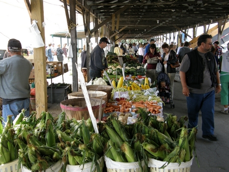 You'll find fresh fruit, vegetables, and food grown from local farmers at the Lachute Farmers Market